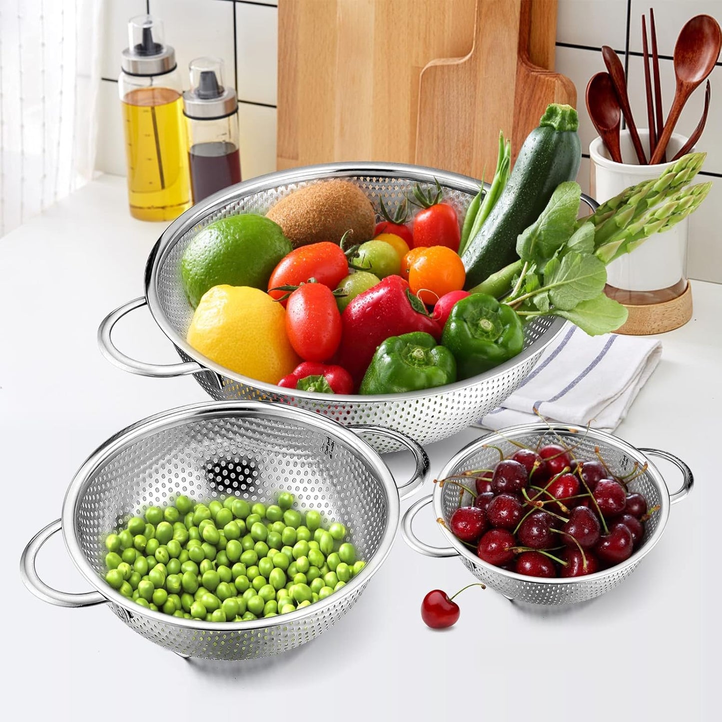 Behome 3 Pack Colander, Stainless Steel Colander Strainers with Handles & Resting Base, Steel Colander Sieves for Draining Rinsing Washing, for Pasta Vegetables Fruits, 2/4/7 Qt